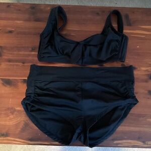 Black 2 Piece Swimsuit Bttoms size Small Top D/DD